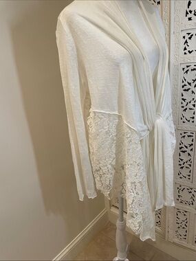 Philosophy Cream Lightweight Linen-Blend Top with lace